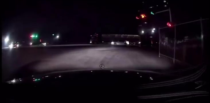 知道的你在开远光不知道的以为你要变奥特曼了那