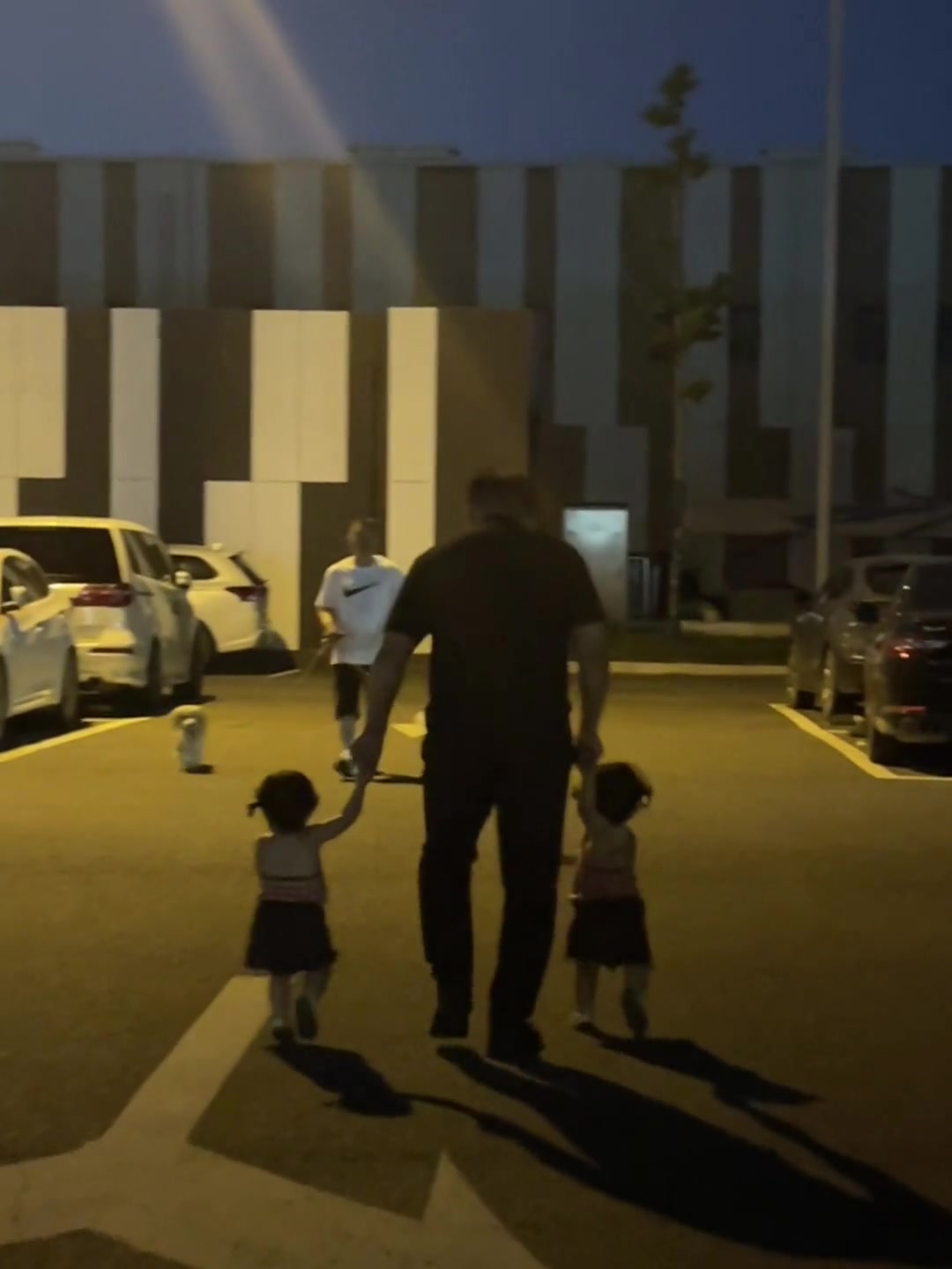 具象的犬子和爱女真的好巧