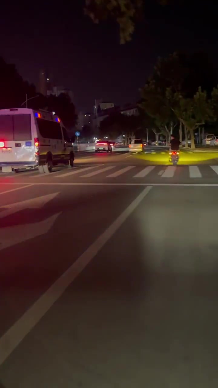 太嚣张了直接美式截停了