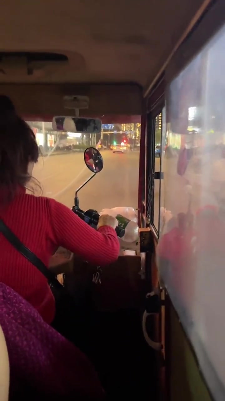 阿姨这动作熟练的我心疼