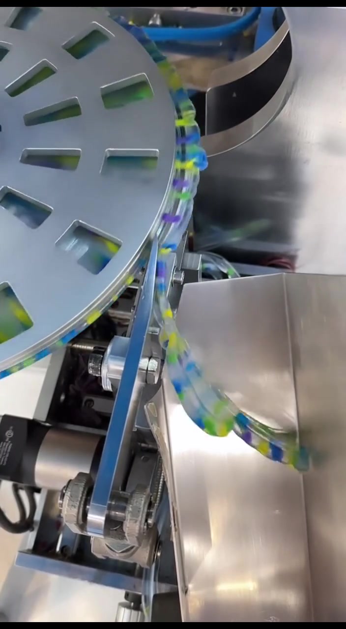 好丝滑的切割过程，看着好爽啊！