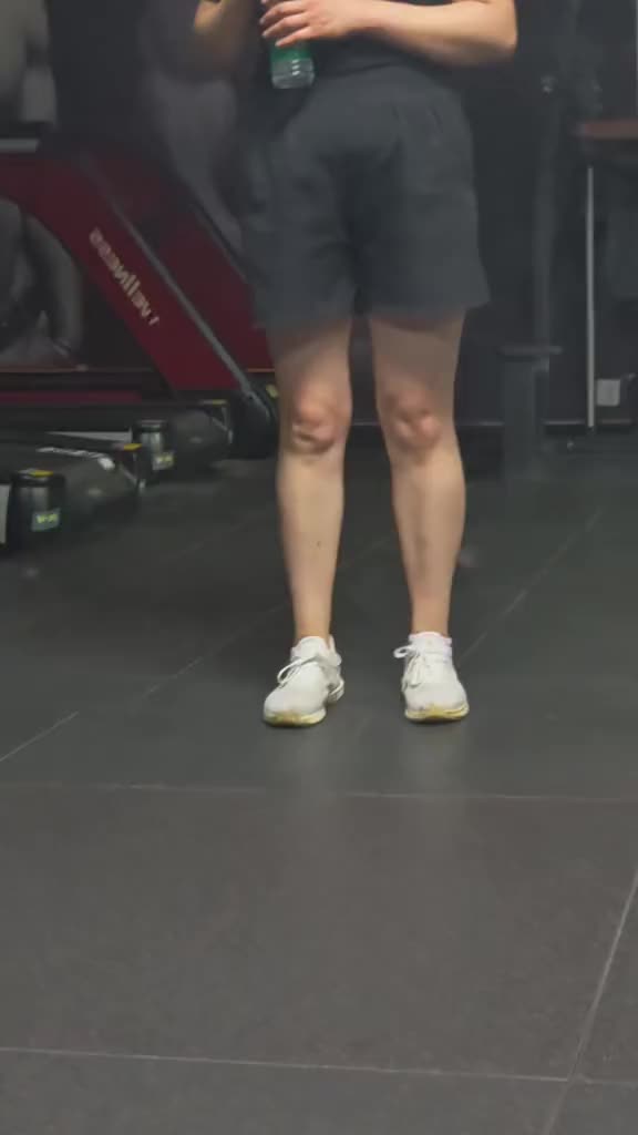 注意啊！不要给我膝皮笑脸的