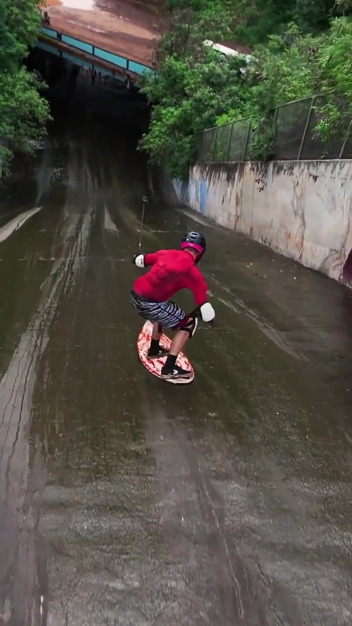 哥们，要不是有水，裤裆子要着火了