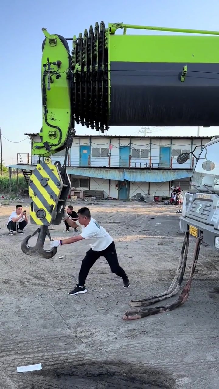 提问！视频中是用到了什么力的性质