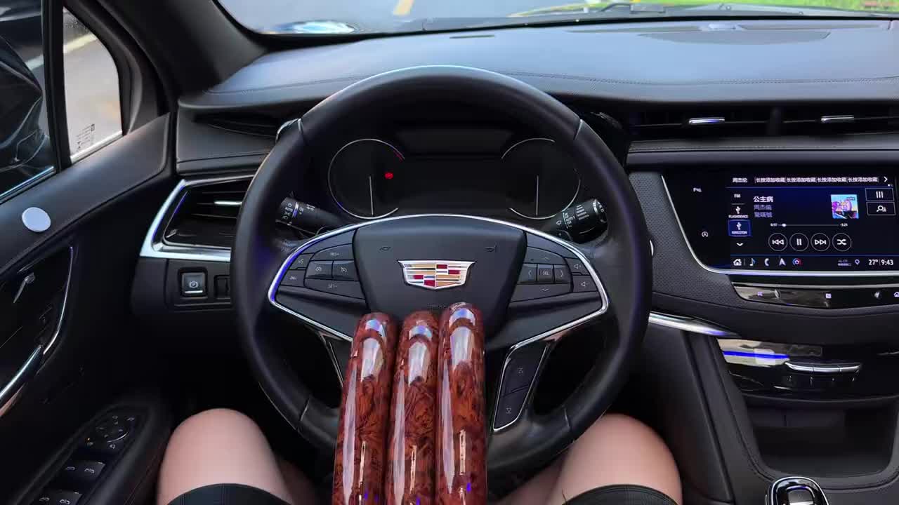 建议方向盘还是不要乱装这种东西，等打滑了就知道错了