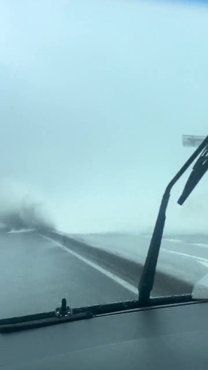 不懂就问，这种情况下是不能踩刹车吗