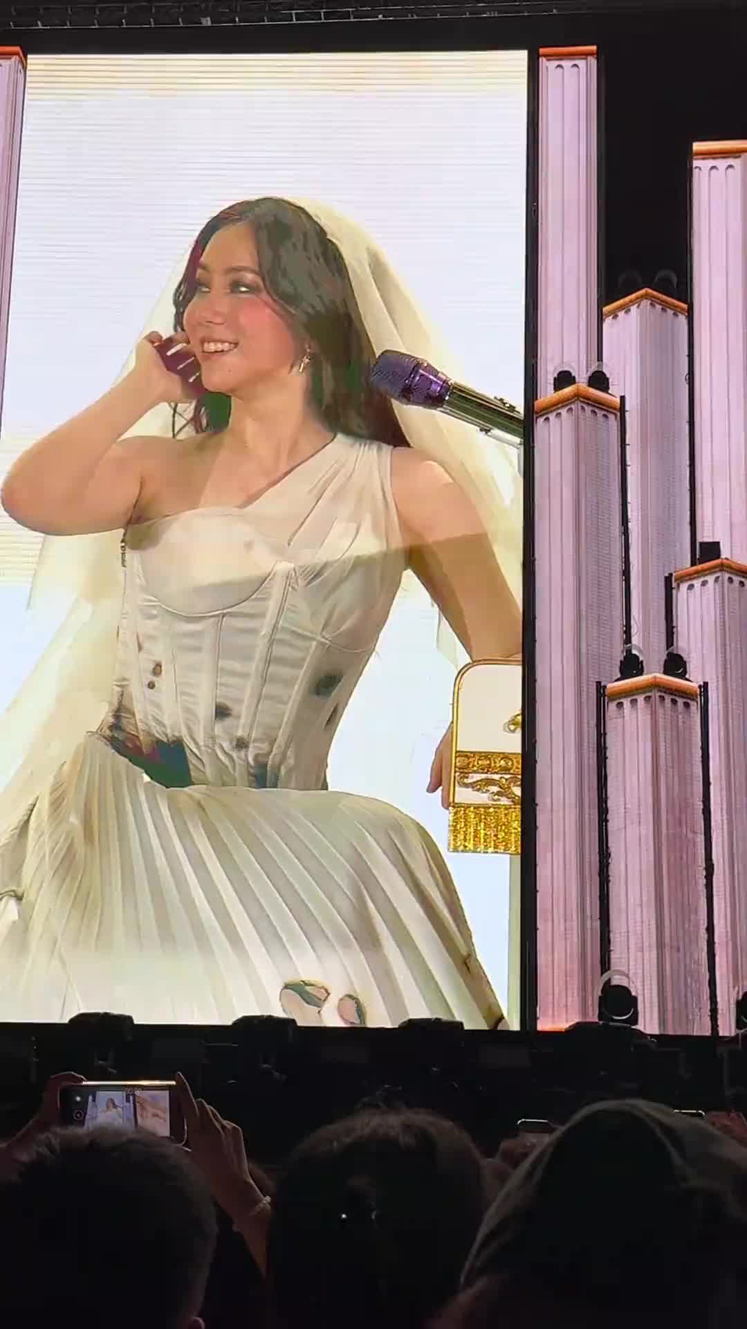 阵容太豪华了！邓紫棋鸟巢演唱会来了几十个当红明星