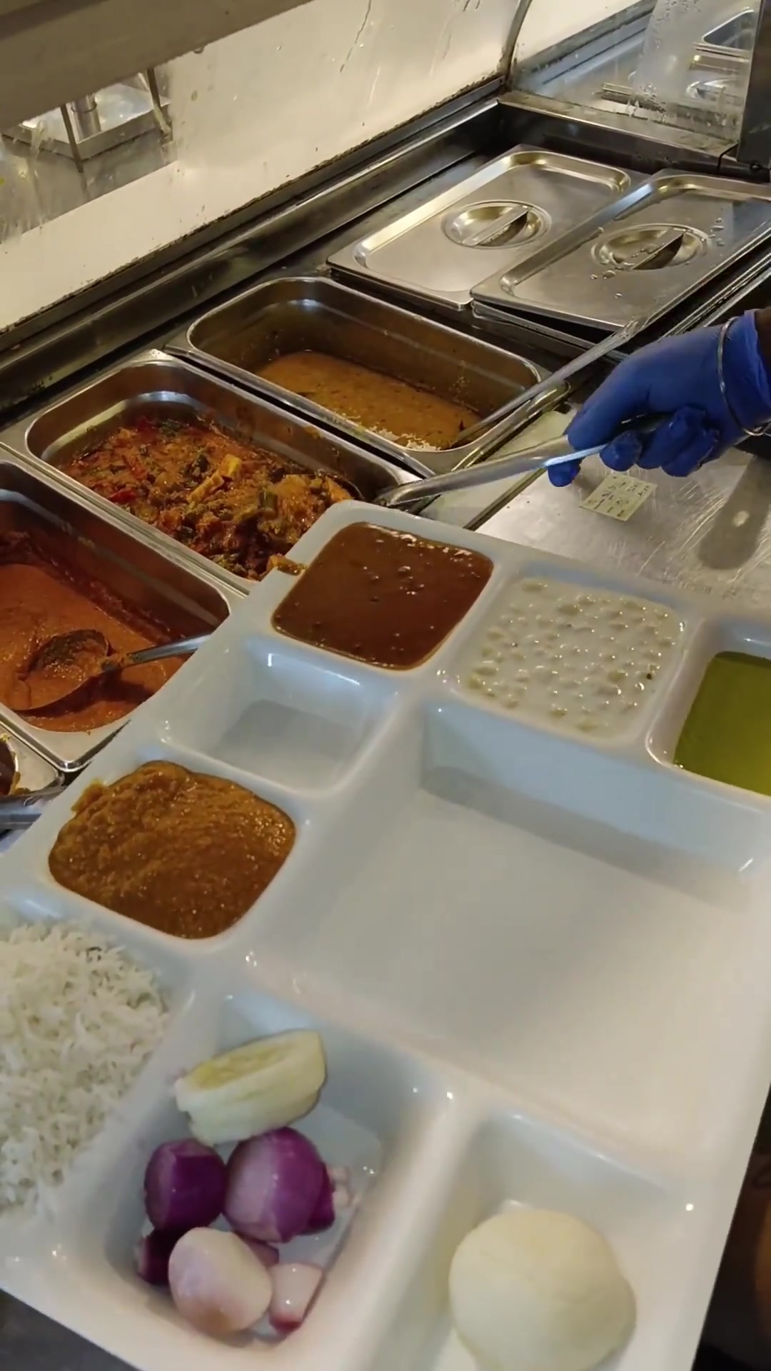 甚至还挺营养的印度的办公室午餐长啥样