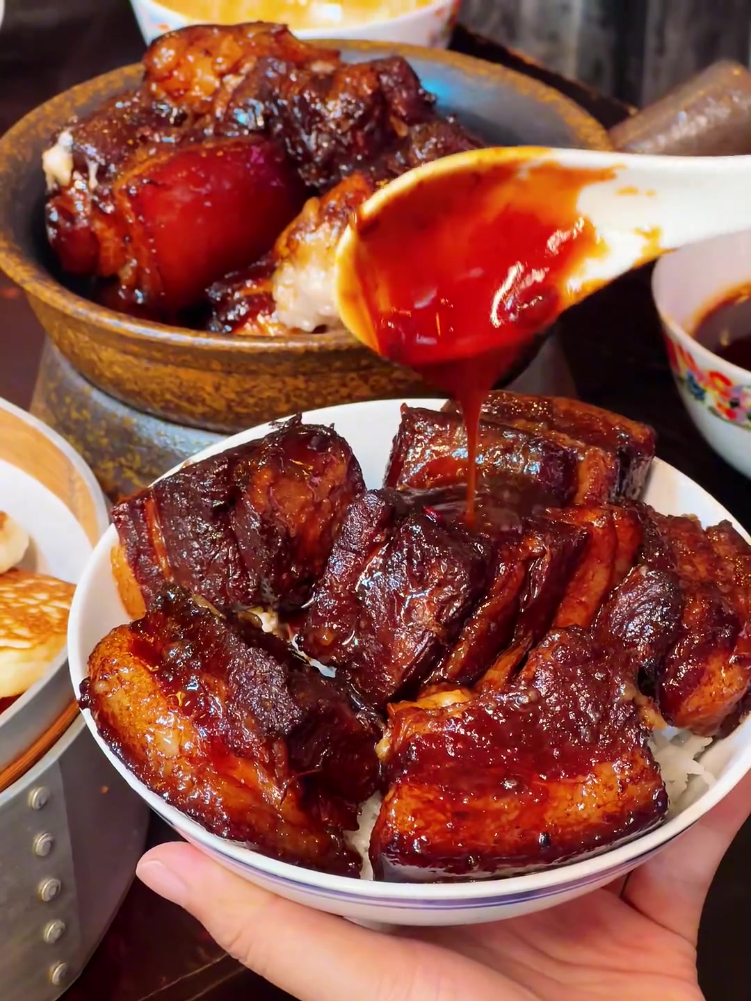 中午不吃别的来份红烧肉拌饭好了