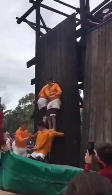 团建项目难度好高！什么工作需要学会爬墙啊