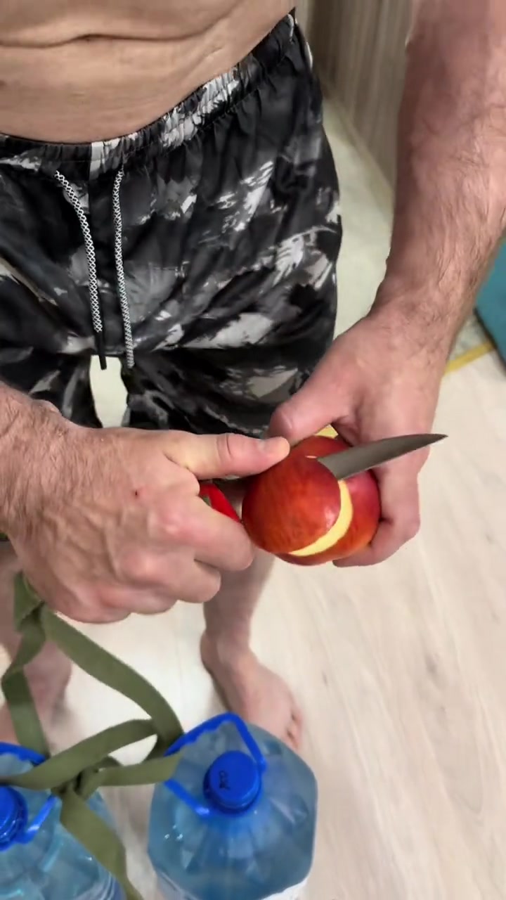 看他手上这些老茧，大家不必羡慕！都是练出来的！