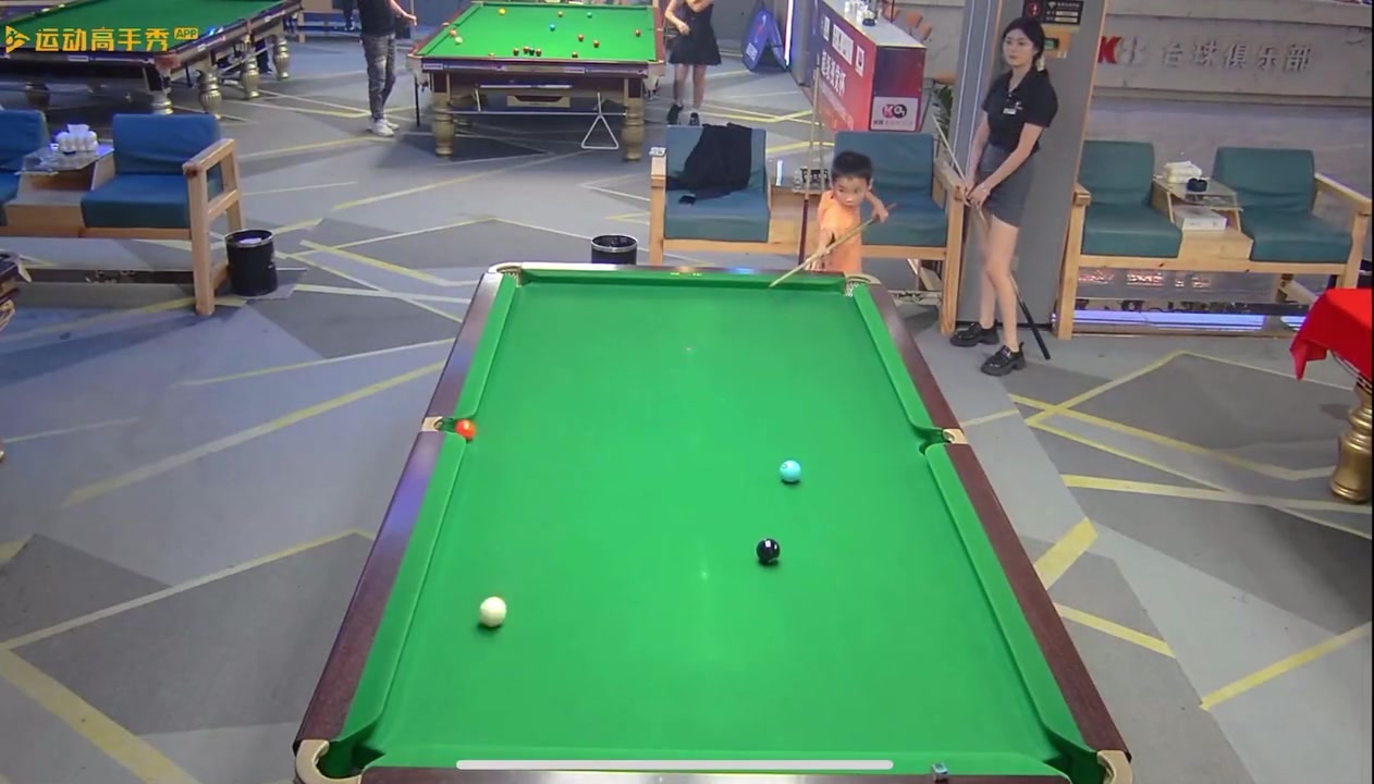 这台球真是一打一个不吱声！被小孩哥拿捏的一天