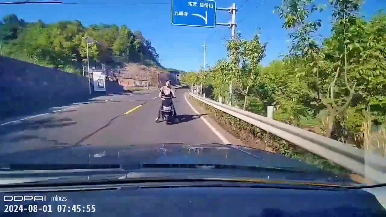 遇到这种逆行，还一脸挑衅的样子，你会怎么做