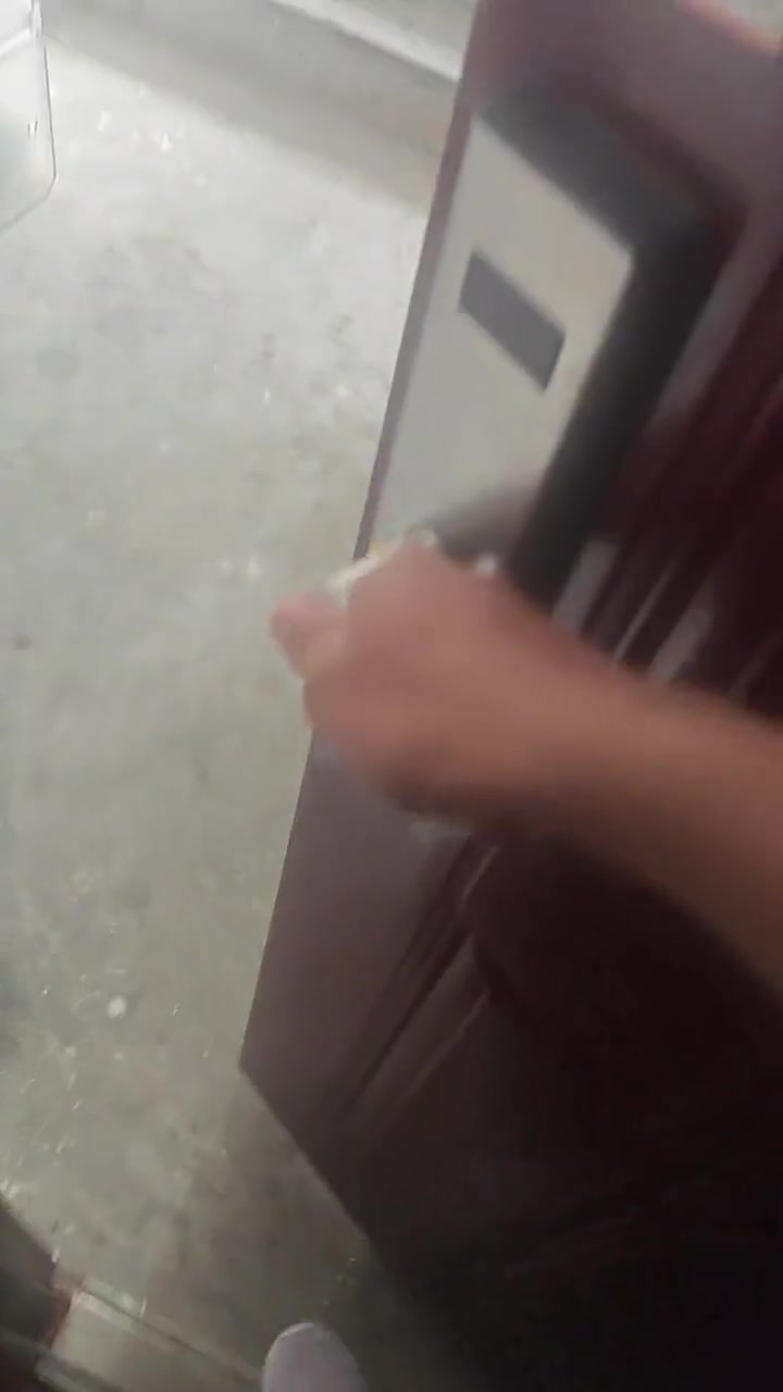 怎么和自家的柜子急眼了呢