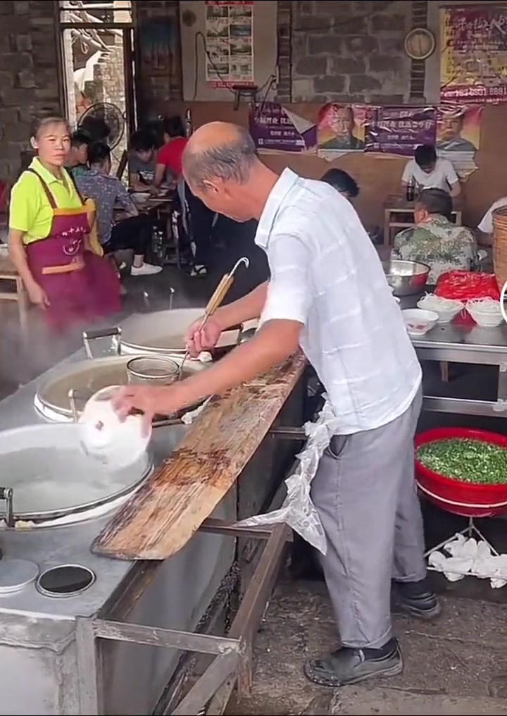 招牌菜肯定得有招牌动作