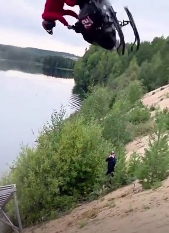 装作好坚强的样子