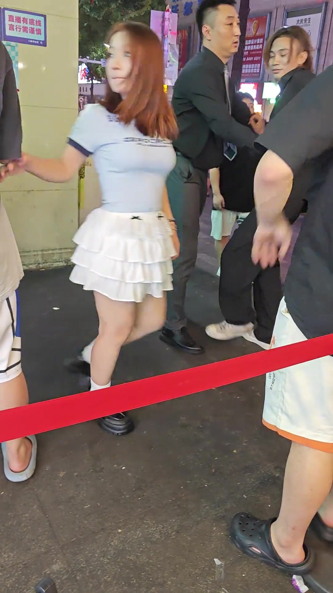 喝多了就早点回去洗洗睡，别闹了！