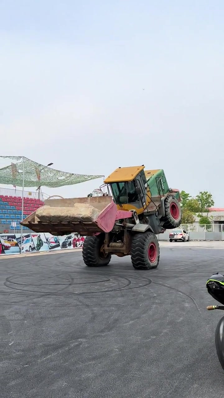 咋滴你要蹦过去啊！