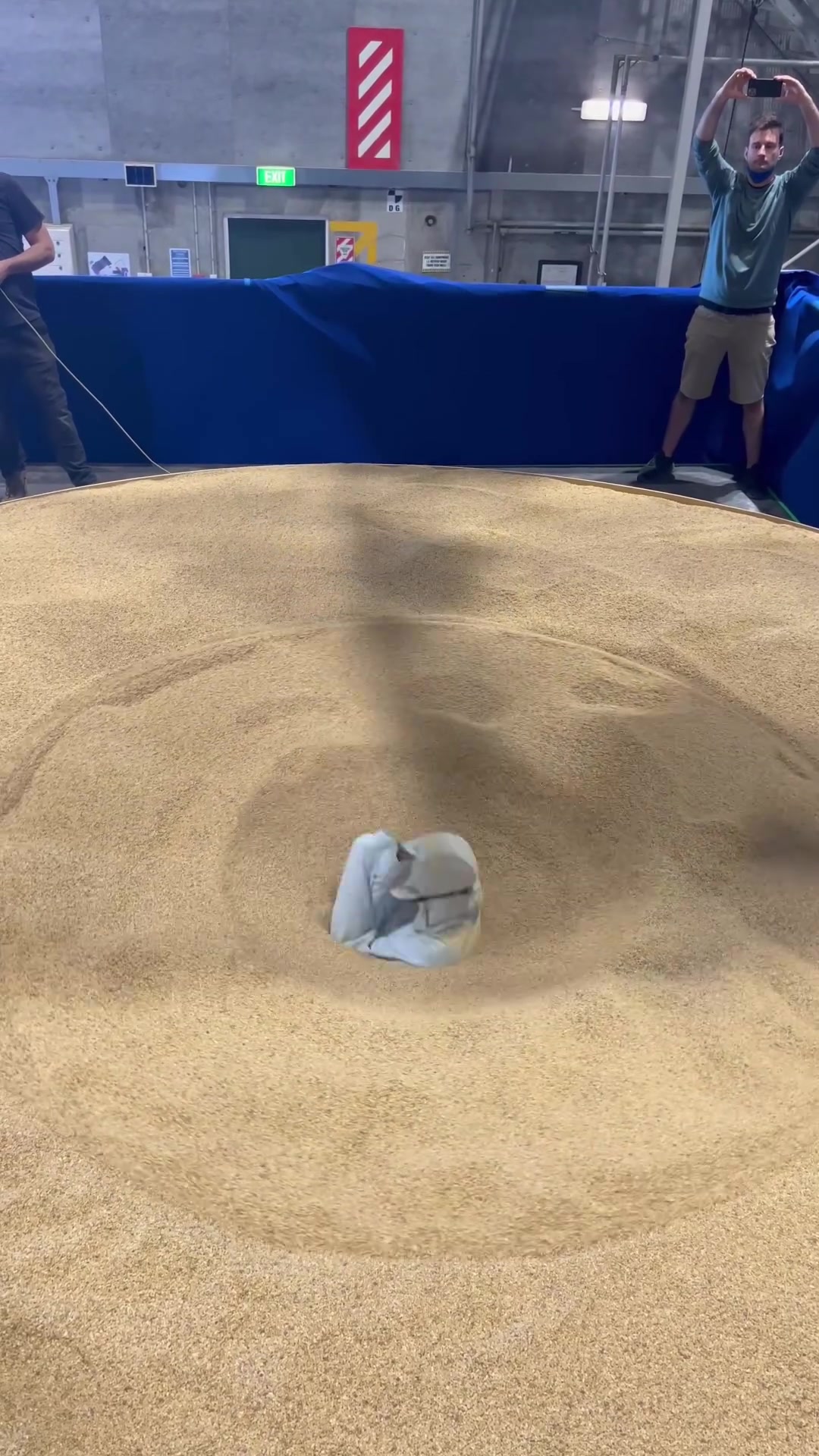 这就是电影里的流沙“吃人”吗