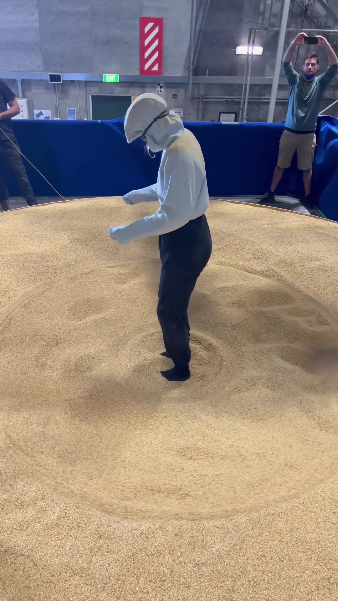 原来电影里被流沙吞噬的实拍画面是这样！