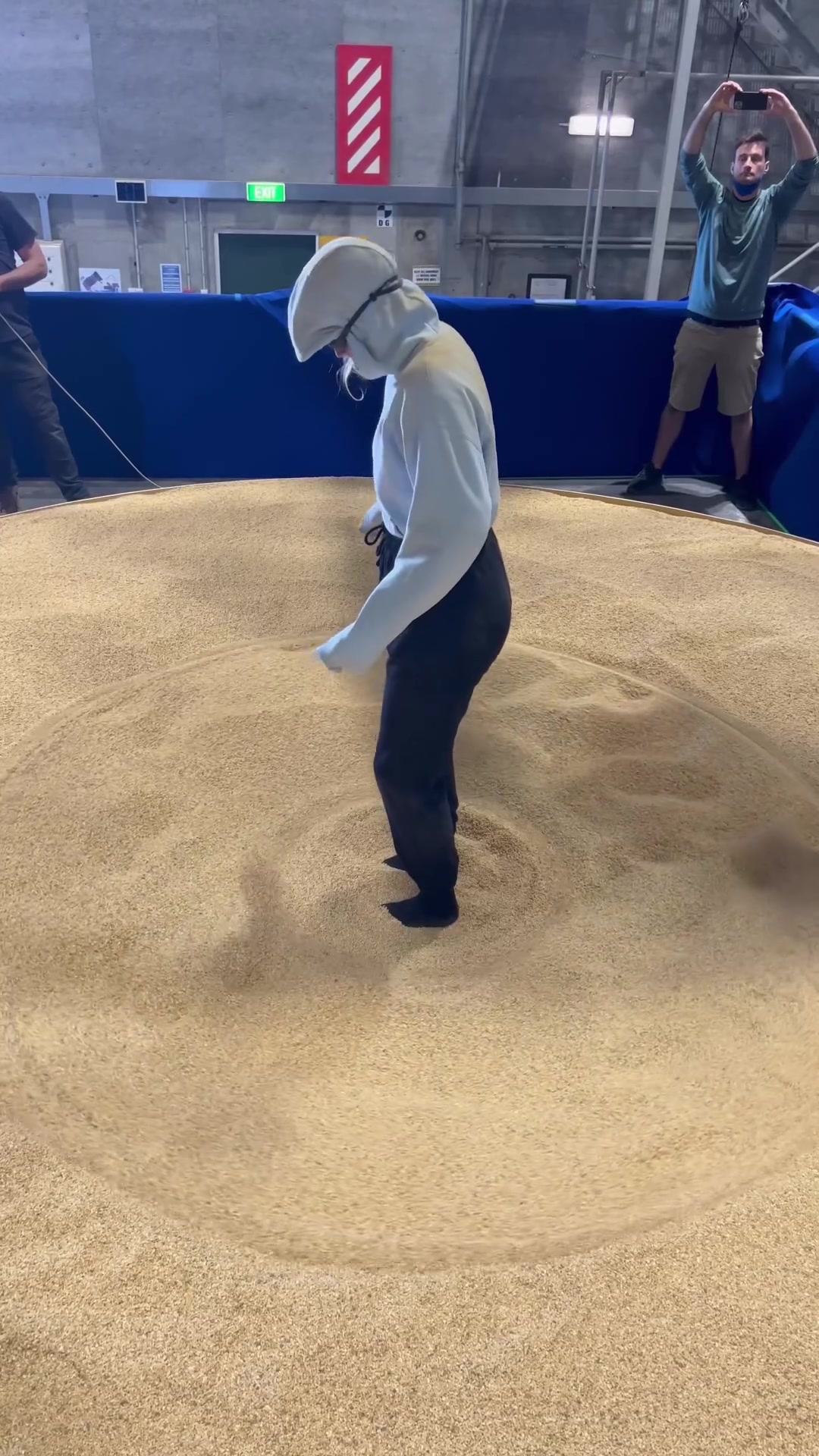 原来电影里被流沙吞噬的实拍画面是这样！