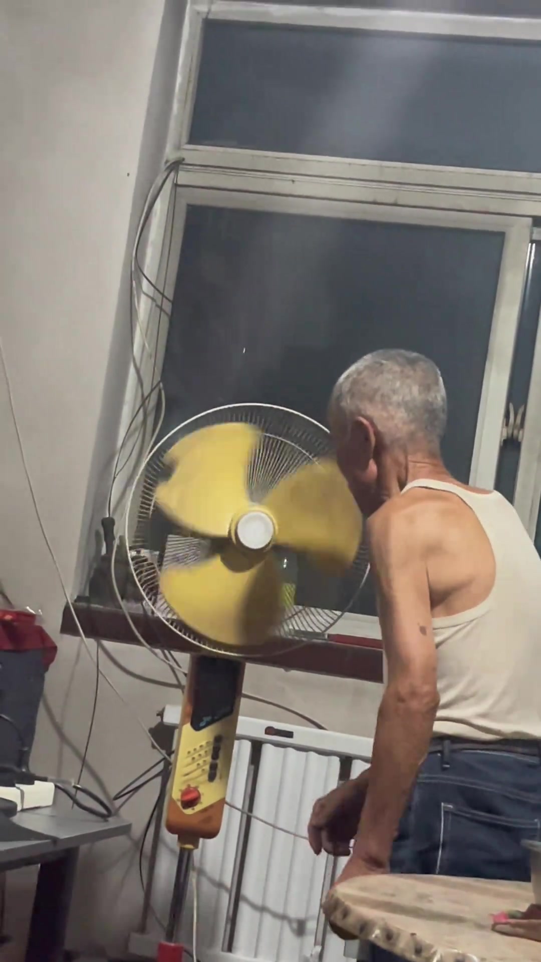 半自动电风扇啊哈哈