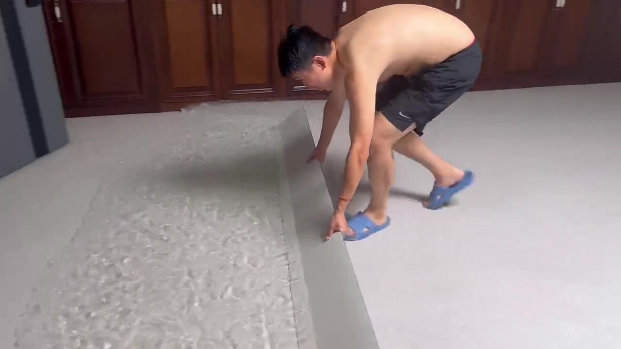 这个是什么砖啊，怎么一点痕痕迹没有啊