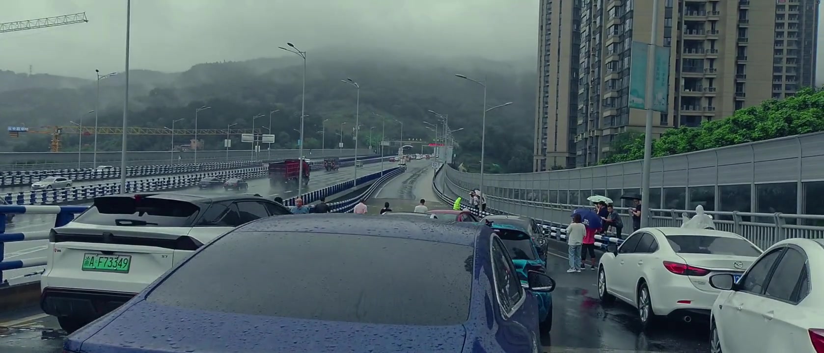 龙洲湾隧道龙洲湾立交积水现场