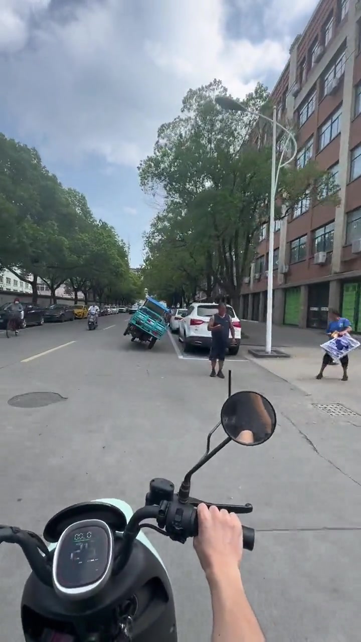 这是车技好还是车技不好啊感觉被秀了