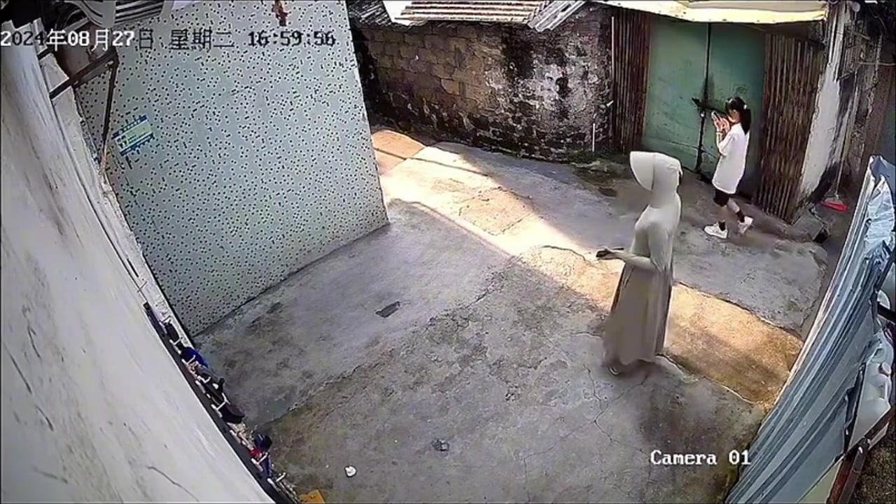 为了逗女朋友开心，真是费尽心思啊