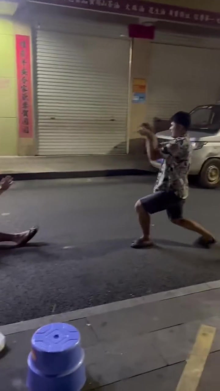 没有二斤的量，拍不出这姿势！