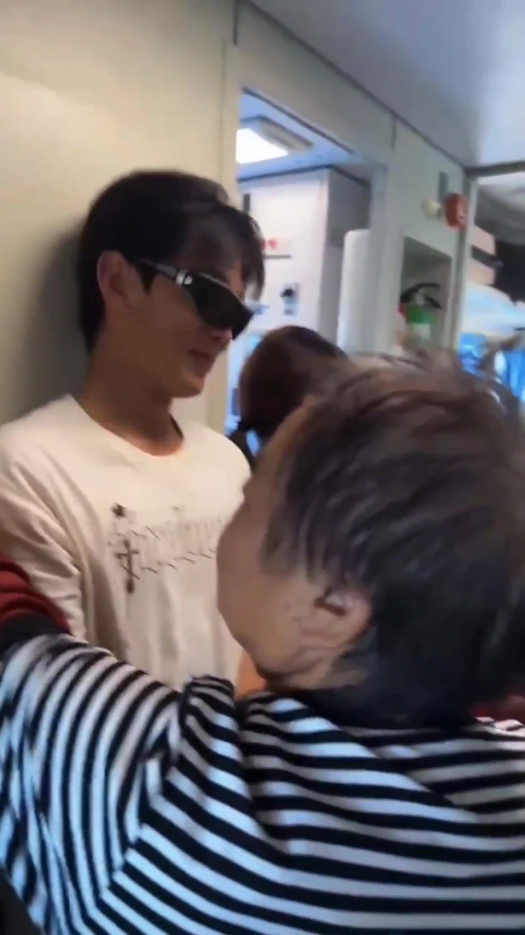 霸道老奶强制爱！少年的脸红代表一切！