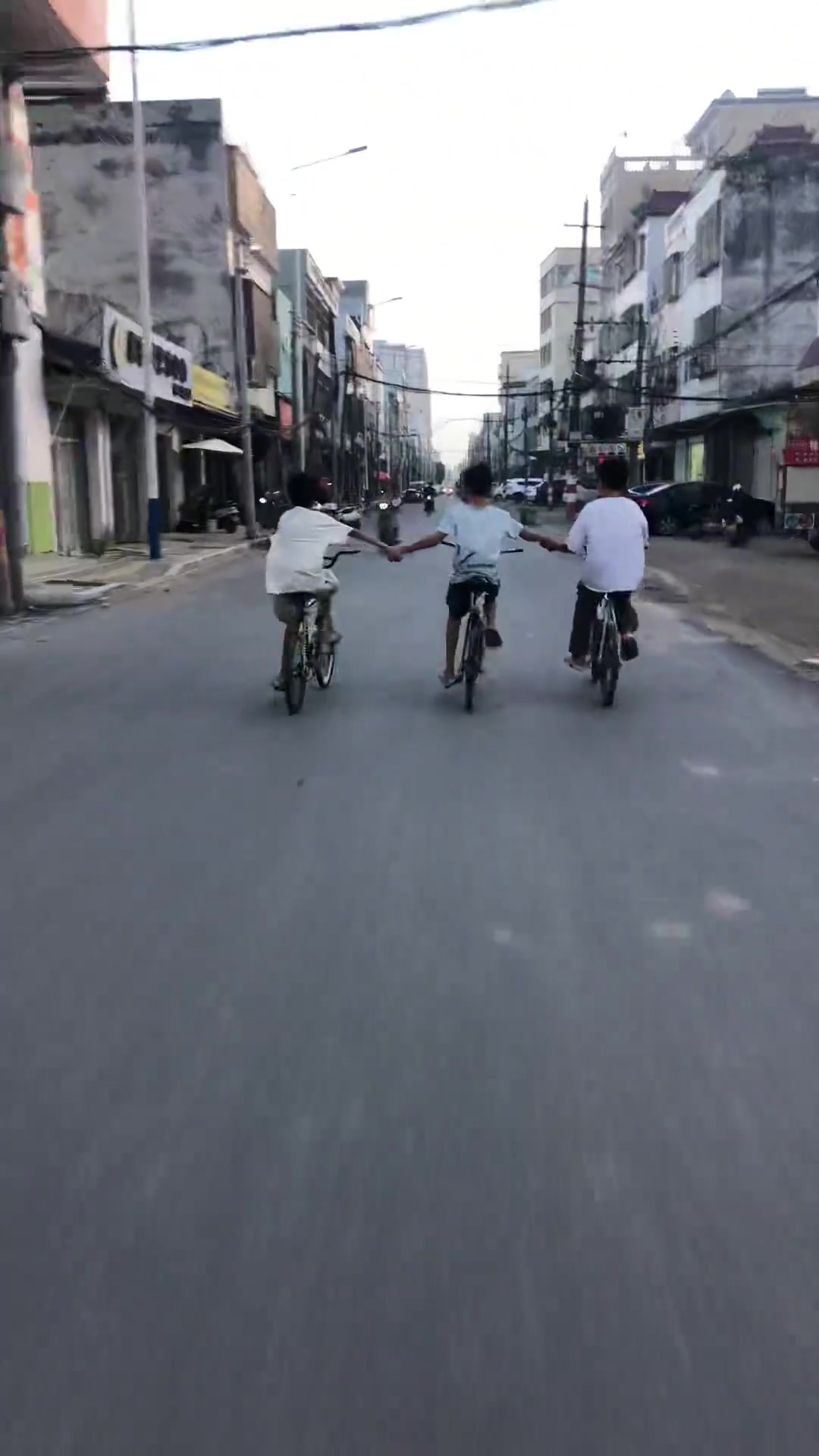 这要是失误了，刘关张都要散