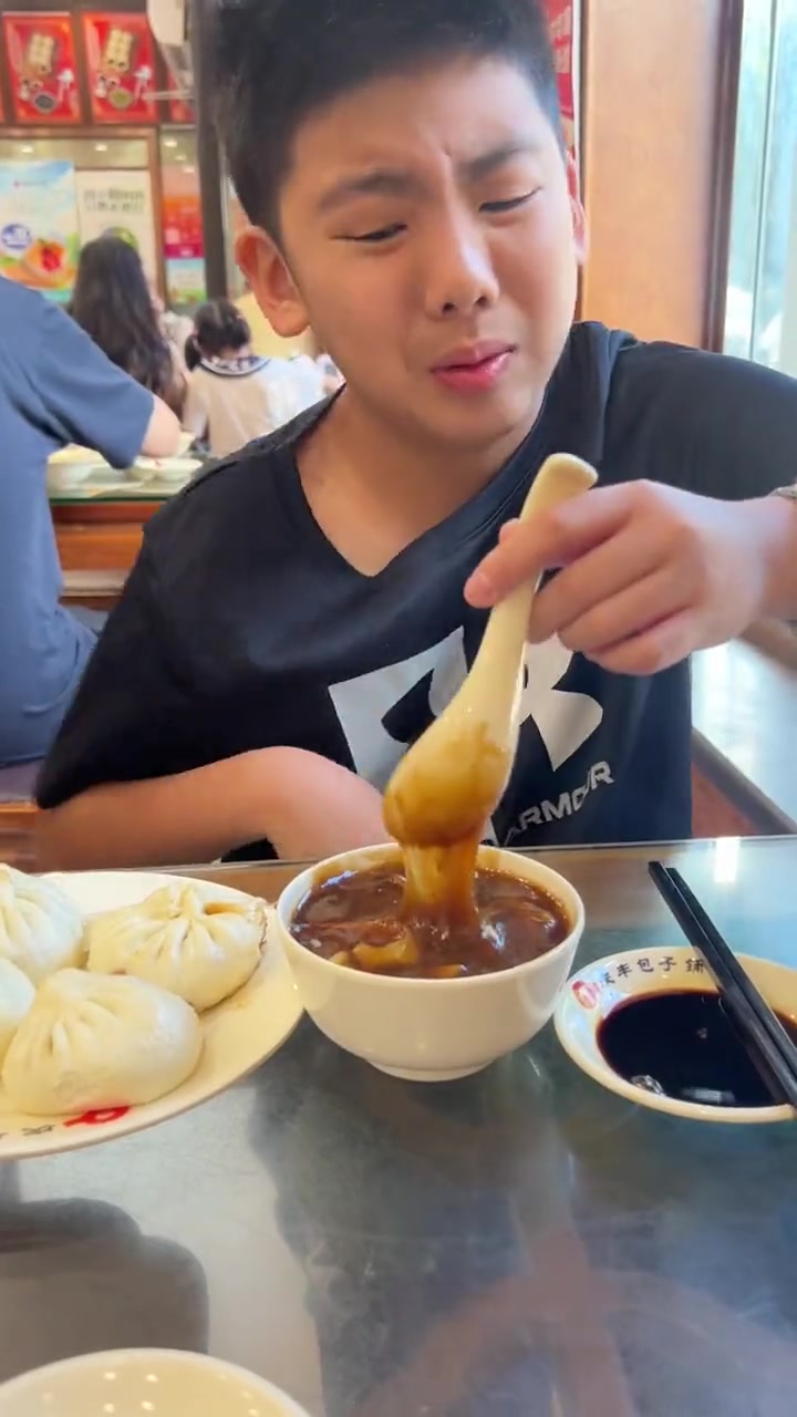 北京炒肝，瞧把孩子吃的，真这么难吃吗