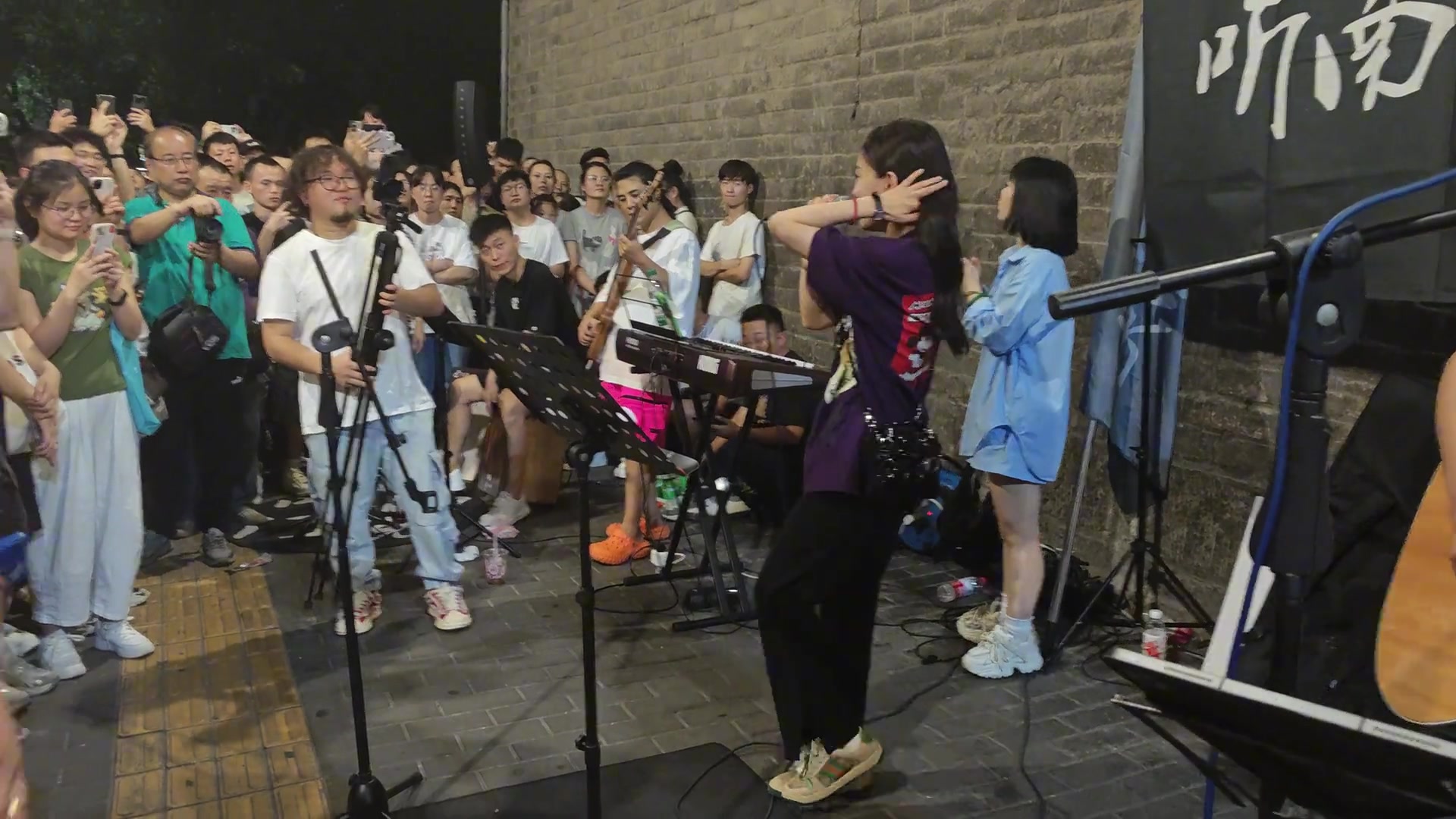 听起来很亲切！对西安的这种音乐文化真的情有独钟