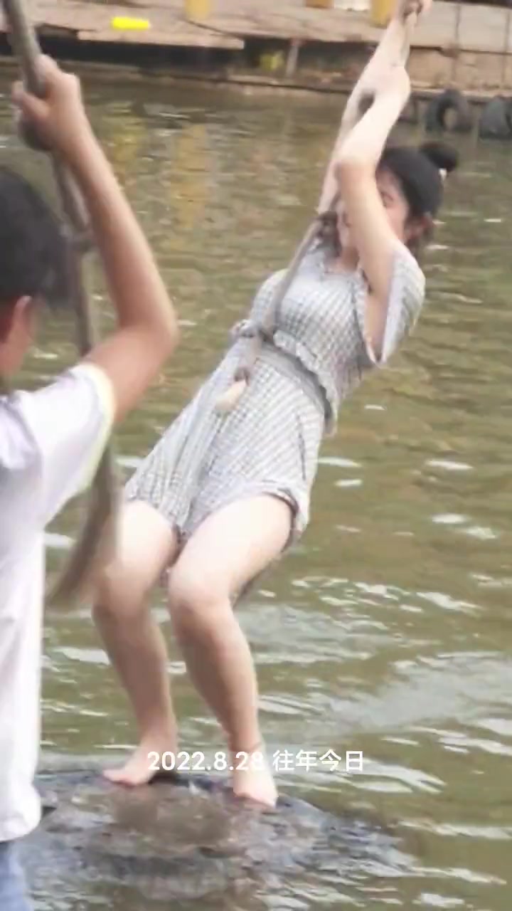 有的人很酷，有的人却很狼狈...