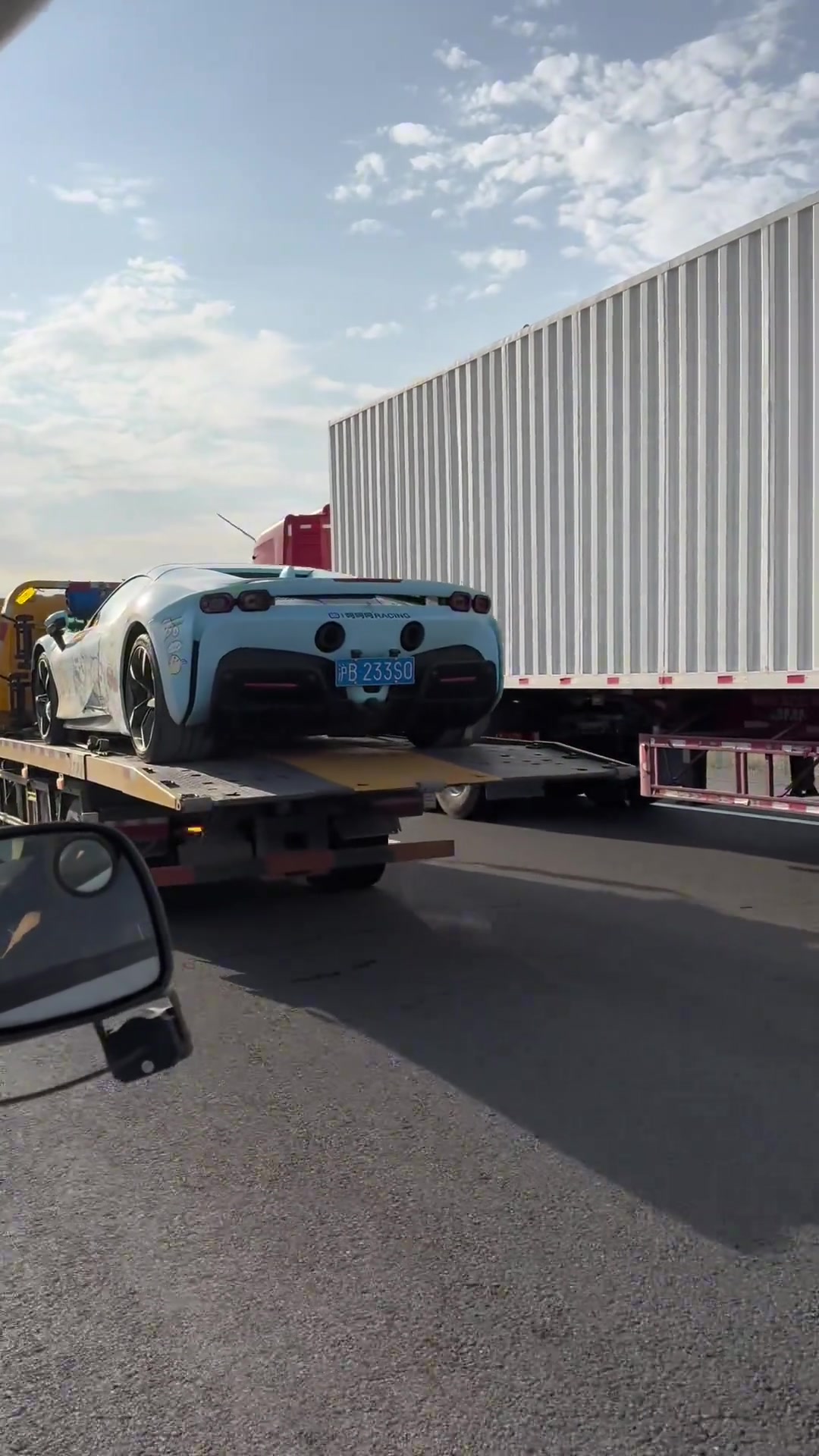 上海托运到乌鲁木齐，这是哪位千金的法拉利啊