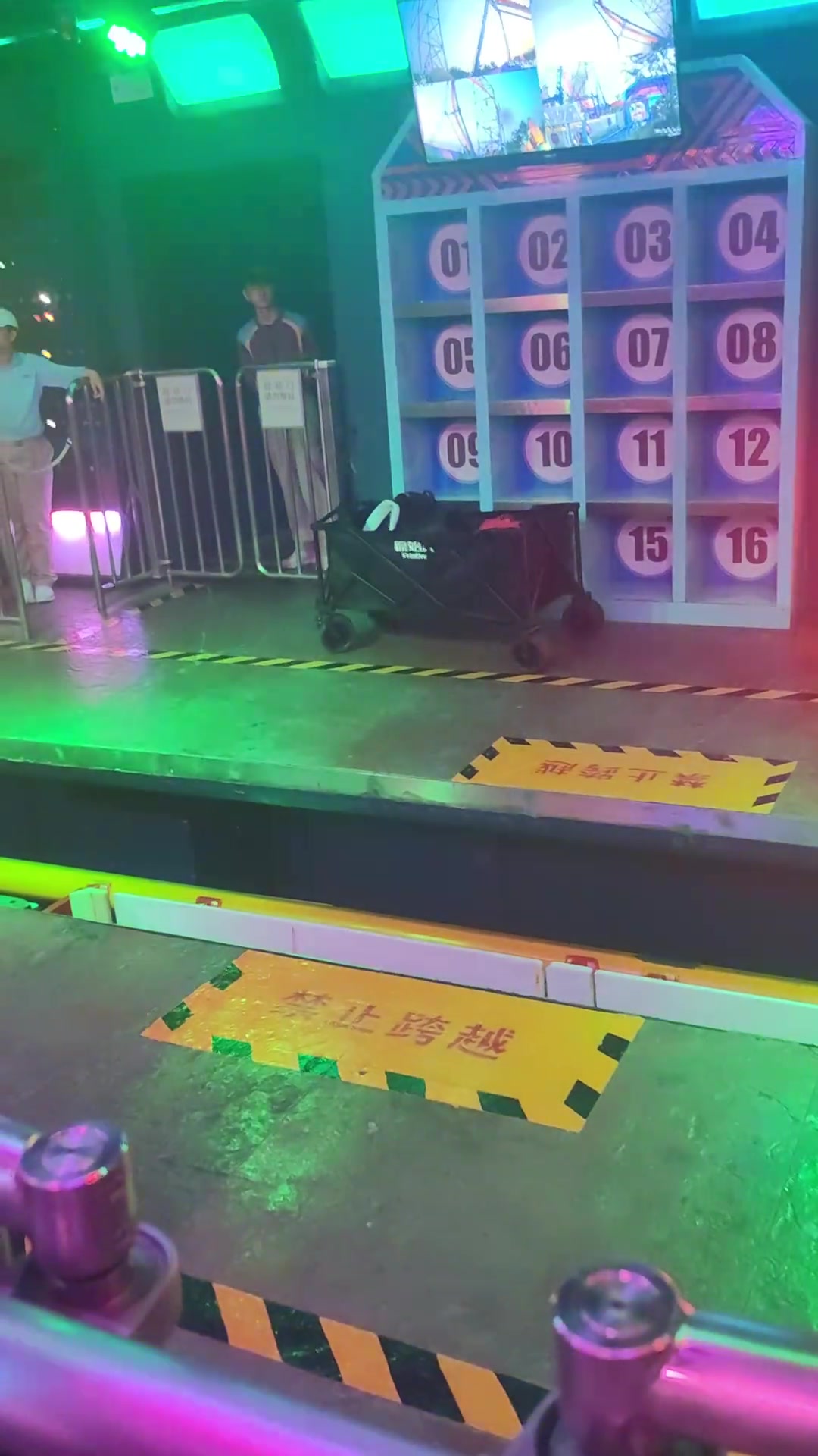 这过山车能玩啊跟坐火箭一样！