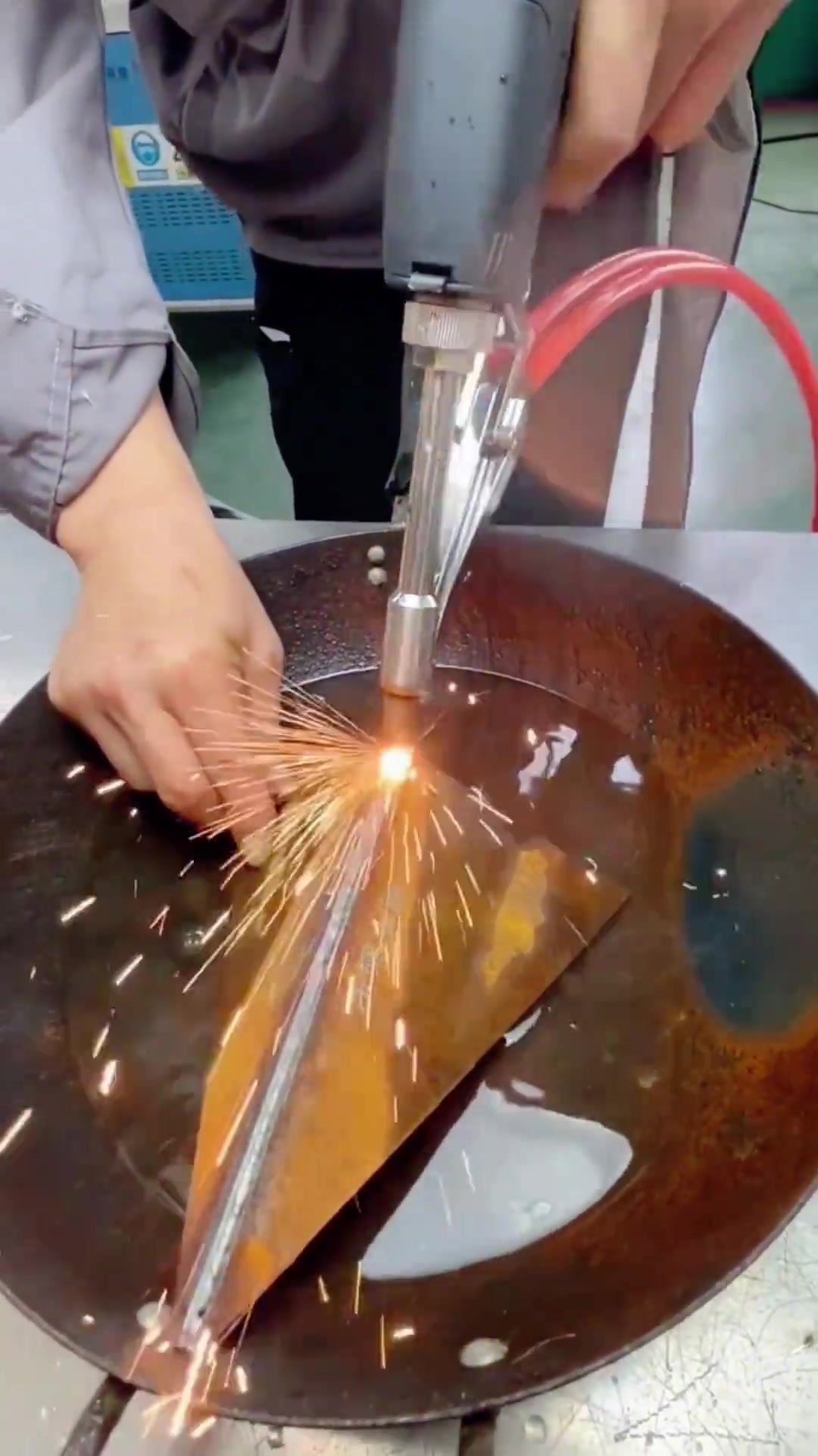 这是水下焊接吗