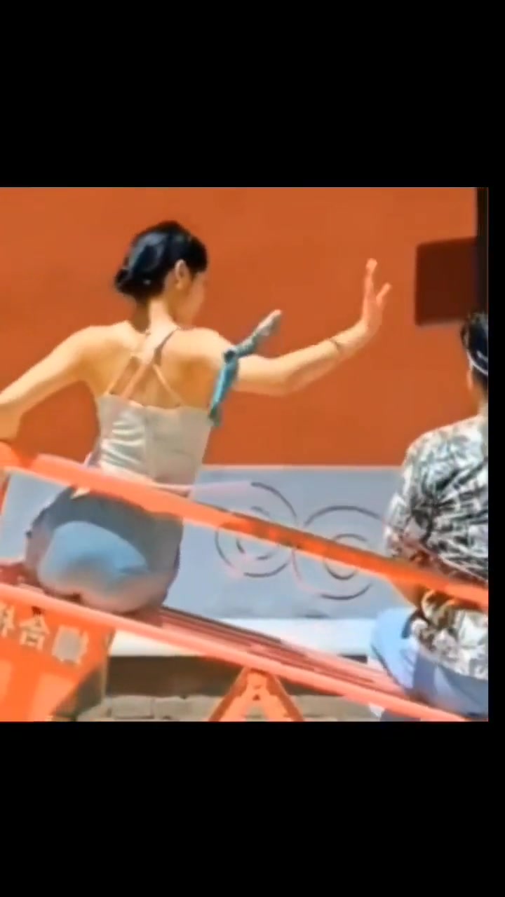 该说不说，这凳子或许可以成为撩妹神器啊！