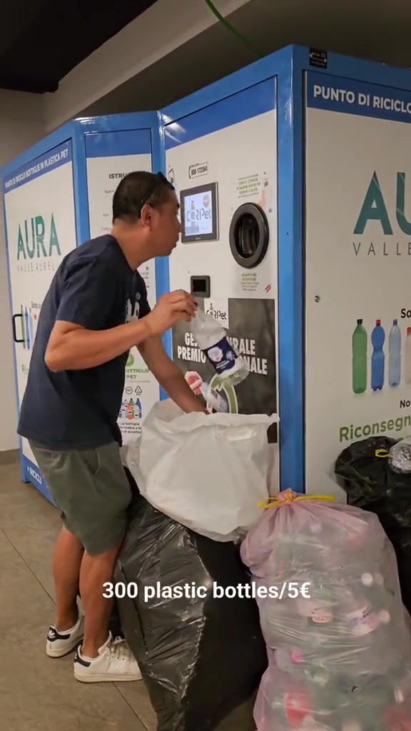 这算诈骗吗收水瓶也能赚大钱！机器人对了一宿也没对上账！