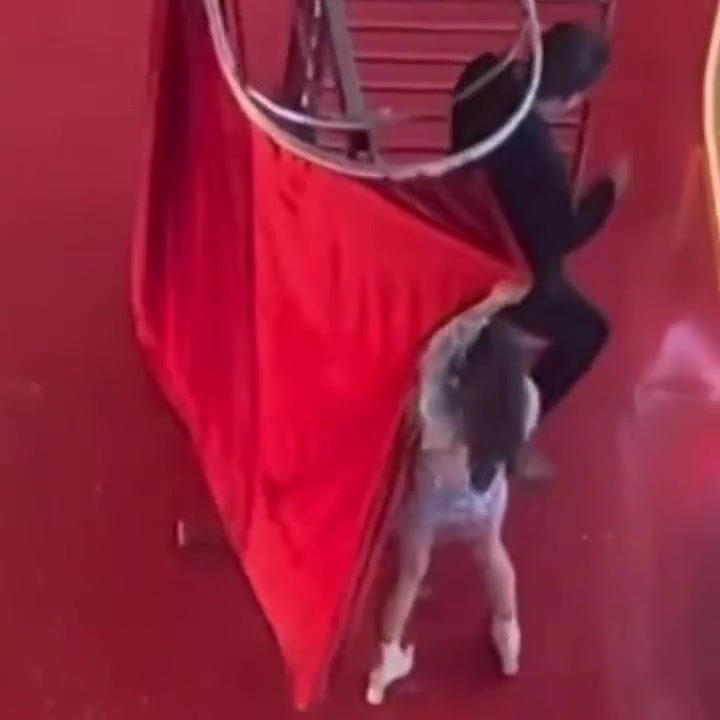 我买票来看魔术，你当我是白痴