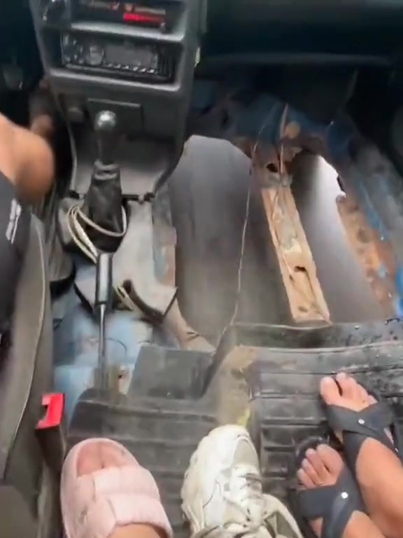 战损版跑车应该是这样的吧