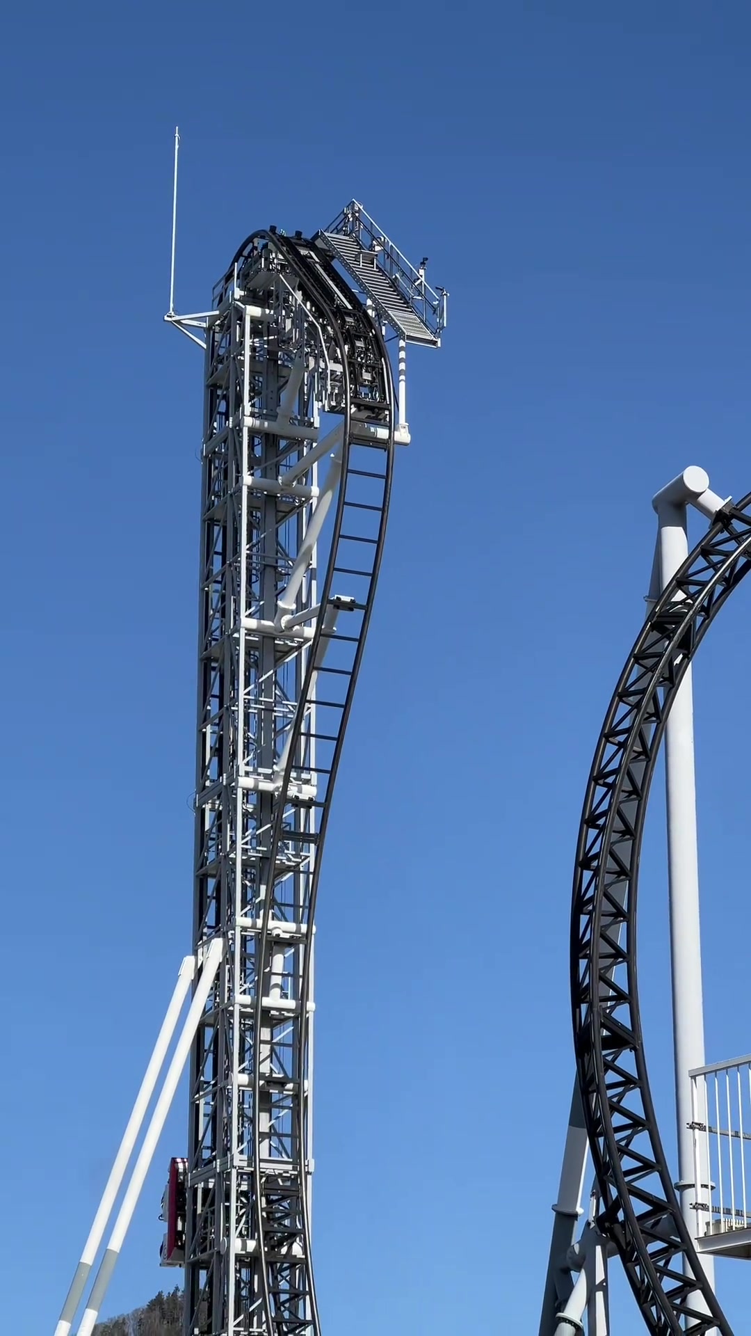 这哪是过山车啊，这就是忏悔之路