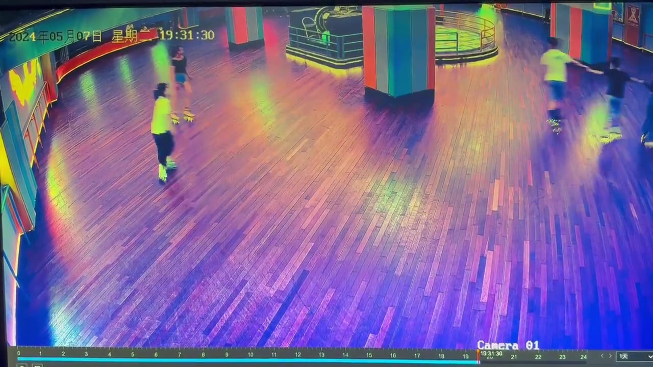 小姐姐好惨！对面渔网一样过来，这种情况根本躲不开啊