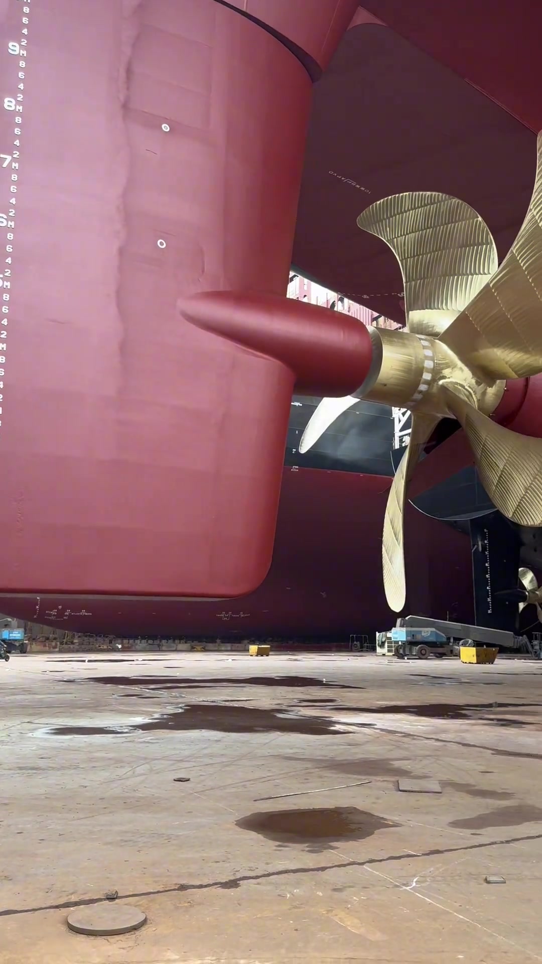 第一视角传说中的大风扇，螺旋桨直径11米重量80吨