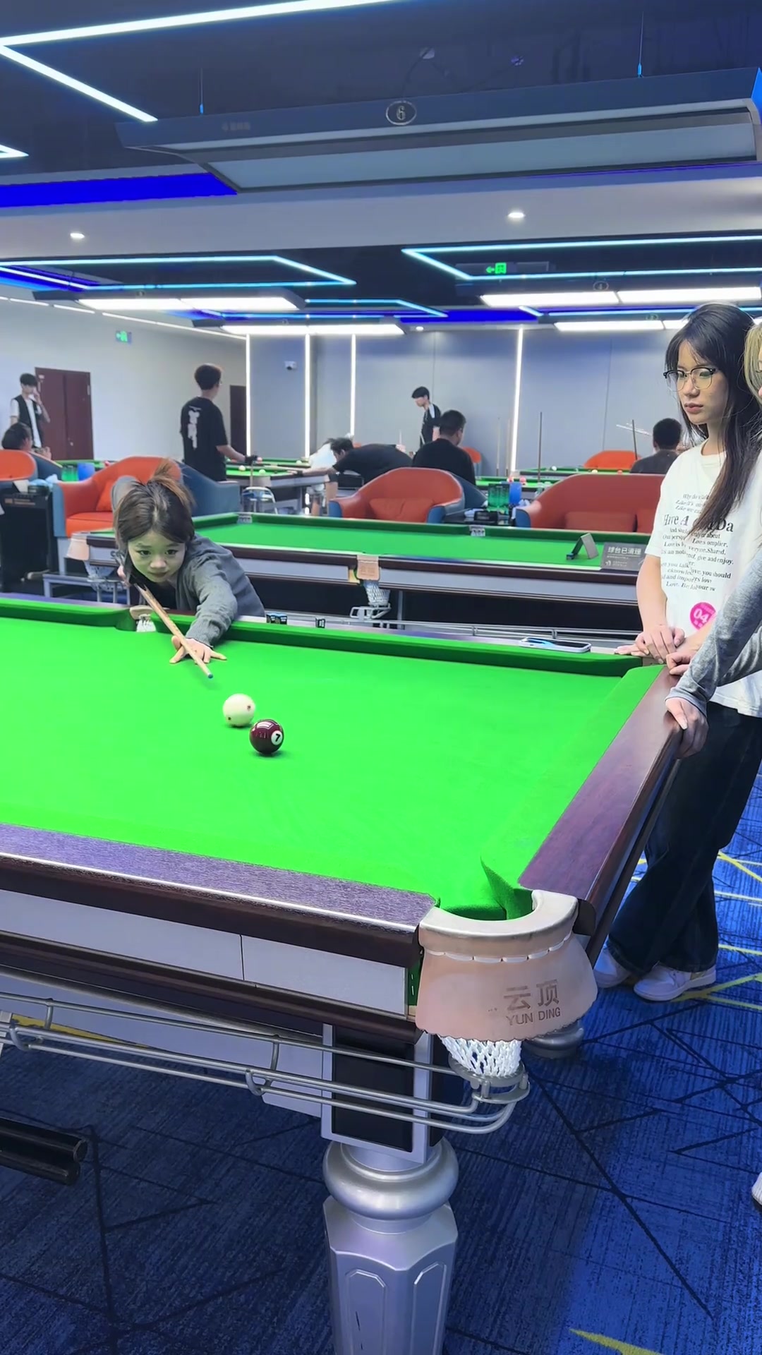 这就是打台球喜欢轻推的后果
