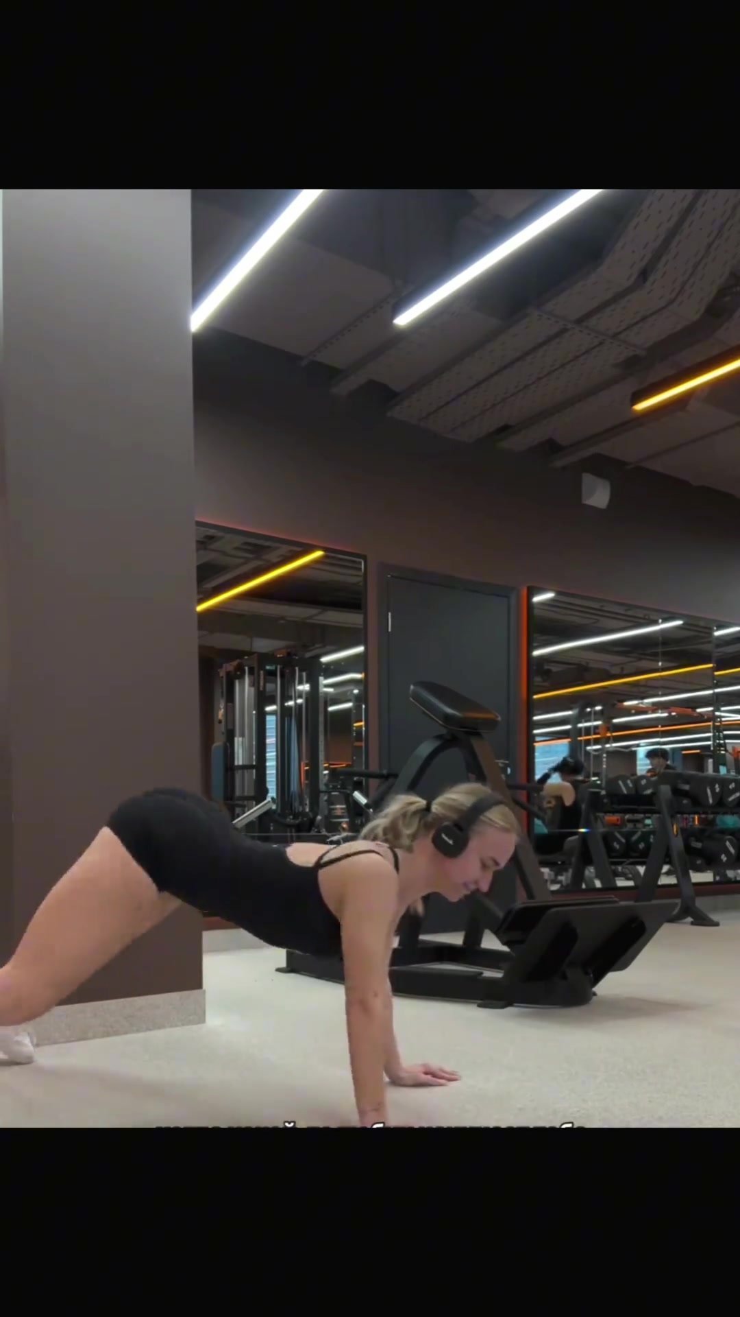 第一次见这样的俯卧撑