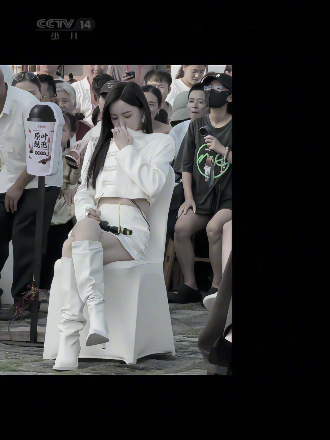 看看都给姐热成啥样了于文文：我不要面子的吗