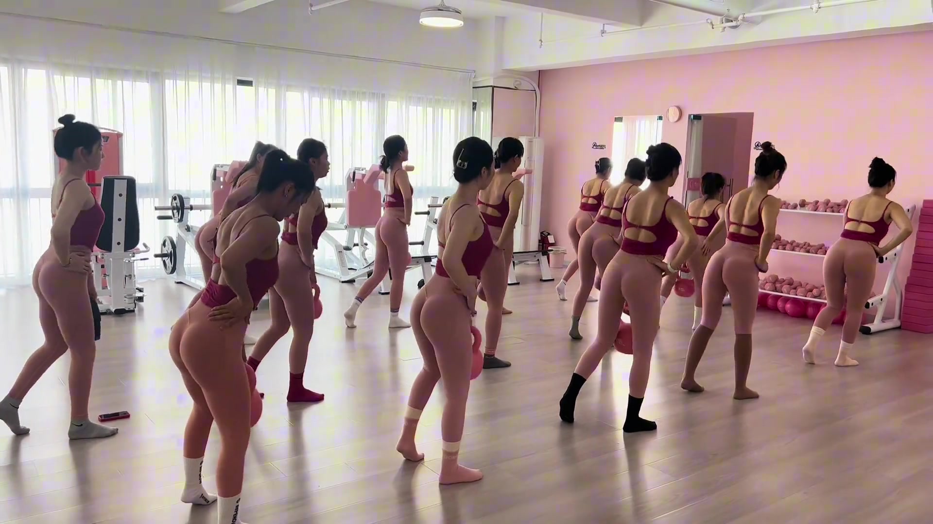 请问这个班怎么报名呢